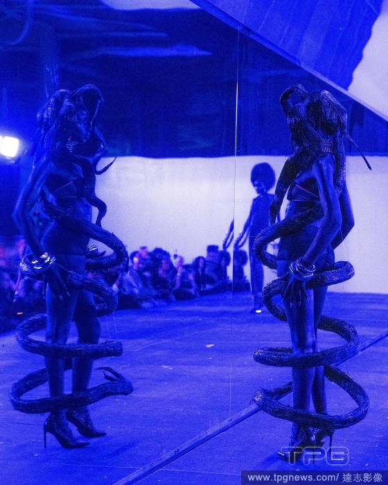 T163212516