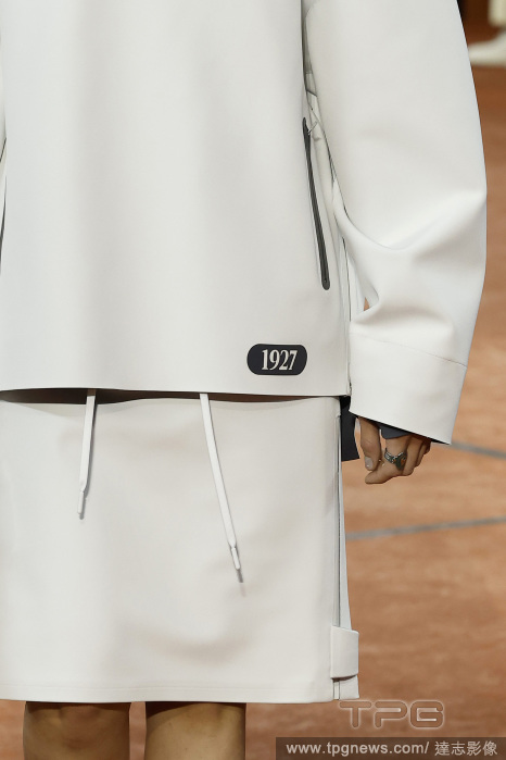 T160812621